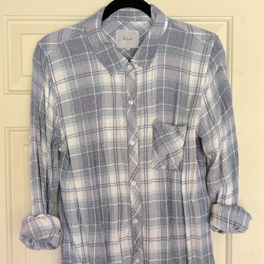Rails Button Up! Size Medium. Perfect Condition! - image 2
